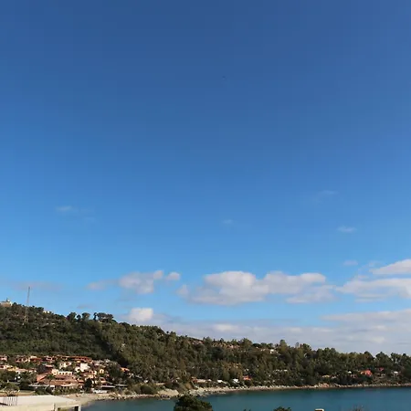 And Cozy アパート